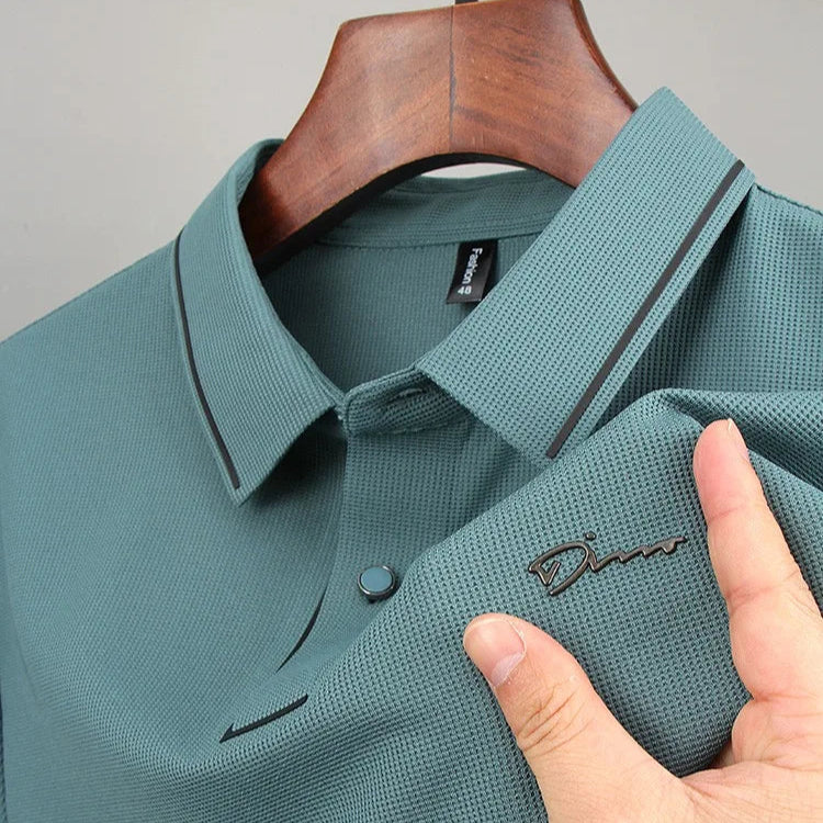 camisa masculina polo detalhe na gola e logo