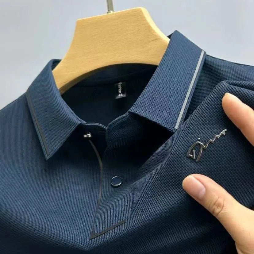 camisa masculina polo detalhe na gola e logo