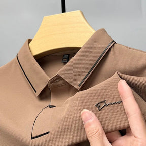 camisa masculina polo detalhe na gola e logo